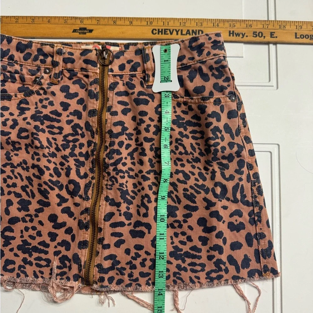 We The Free Free People Leopard Animal Print A-Line Mini Skirt Size 27 Zip Up - Picture 5 of 6